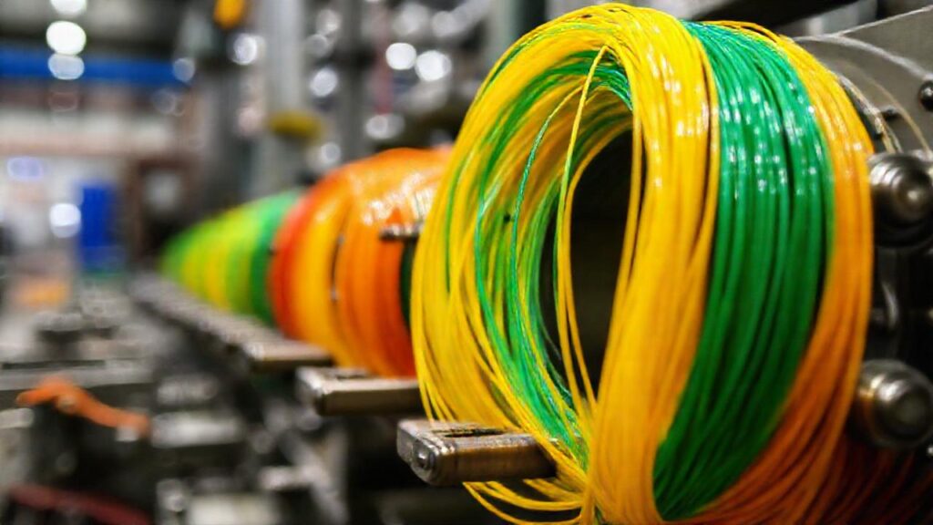 Reciclaje industrial con brillo metálico