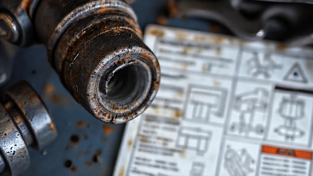 Herramienta técnica, desgastada y detallada