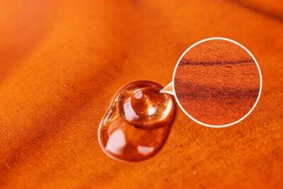 Superficie de madera brillante