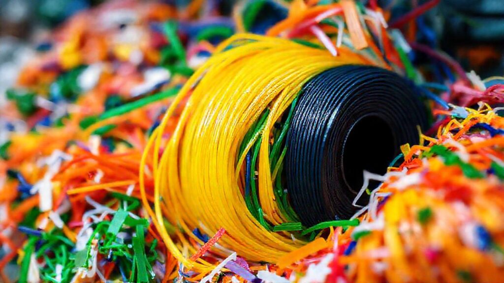 Reciclaje 3D crea arte sostenible y vibrante