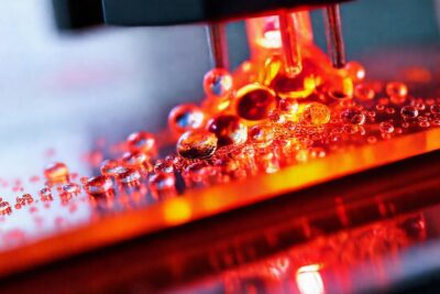 Impresión de resina: detalle científico vibrante